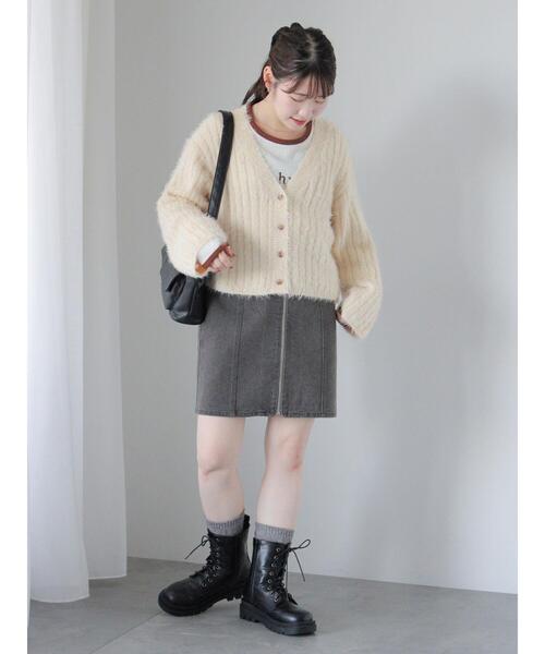 ehka sopo（エヘカソポ）の「プレート付Vネックカーディガン（カーディガン/ボレロ・レディース・ピンク/キナリ/ネイビー・F）」の16枚目の写真