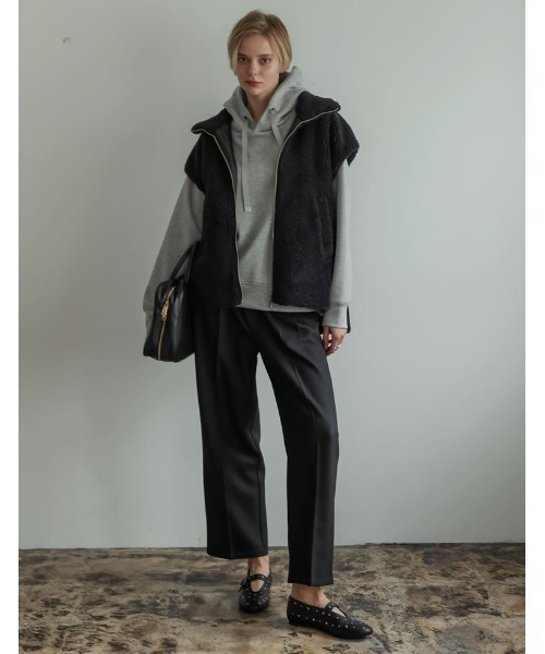 Re:EDIT（リエディ）の「[2024-25 WINTER COLLECTION]スタンドカラーボアベスト（ダウンベスト・レディース・ブラック/ベージュ/ブラウン・MEDIUM/LARGE）」の8枚目の写真