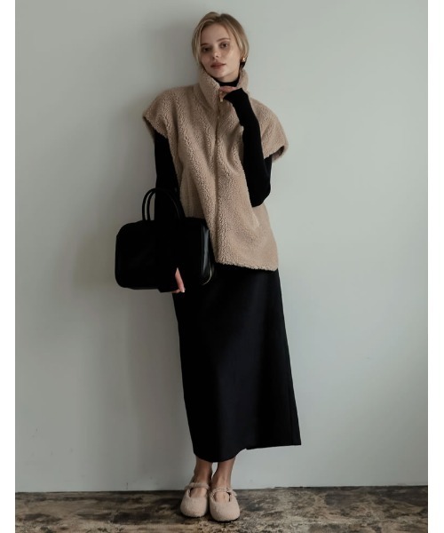 Re:EDIT（リエディ）の「[2024-25 WINTER COLLECTION]スタンドカラーボアベスト（ダウンベスト・レディース・ブラック/ベージュ/ブラウン・MEDIUM/LARGE）」の14枚目の写真