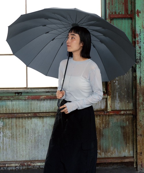 Wpc.（ダブリュピーシー）の「【公式限定アイテム】16本骨 大きいサイズ 雨傘 長傘 晴雨兼用 Wpc.（長傘・メンズ・ブラック/グレー/ネイビー・FREE）」の7枚目の写真