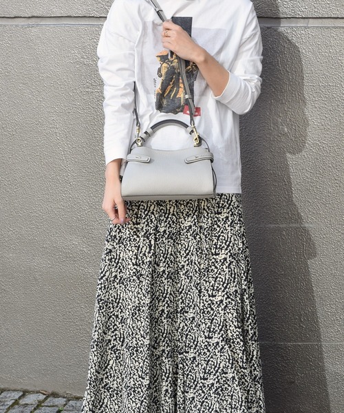 LORISTELLA（ロリステッラ）の「【LORISTELLA】シュリンクレザーハンドバッグ(Q56423)（ハンドバッグ・レディース・ライトグレー/ブラック・ALL）」の4枚目の写真