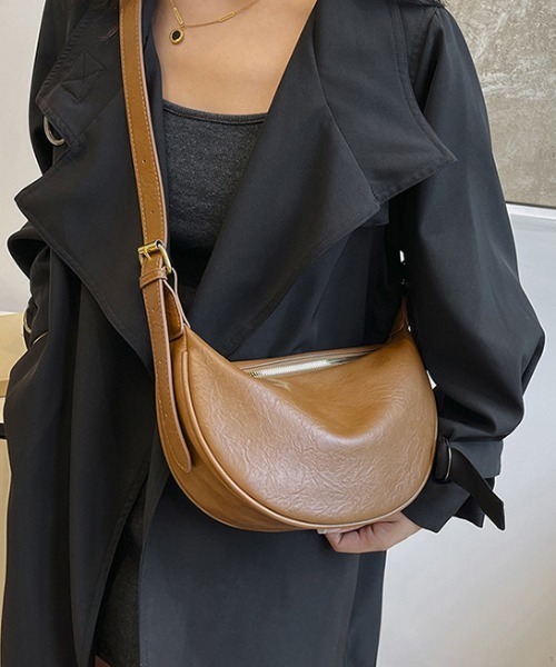 Teem Store（チームストア）の「ハーフムーンワンハンドルショルダーバッグ（ショルダーバッグ・レディース・ブラック/ブラウン/キャメル・F）」の16枚目の写真