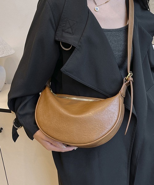 Teem Store（チームストア）の「ハーフムーンワンハンドルショルダーバッグ（ショルダーバッグ・レディース・ブラック/ブラウン/キャメル・F）」の17枚目の写真