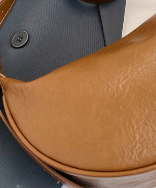 Teem Store（チームストア）の「ハーフムーンワンハンドルショルダーバッグ（ショルダーバッグ・レディース・ブラック/ブラウン/キャメル・F）」の21枚目の写真