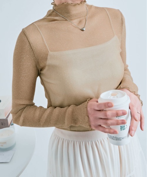 kirakiraShop（キラキラショップ）の「ラメのきらめきで魅せる、大人可愛いシースルートップス（Tシャツ/カットソー・レディース・ブラック/モカ/ブルー/ピンク/グレー/ブラウン/ベージュ/ホワイト・FREE）」の6枚目の写真