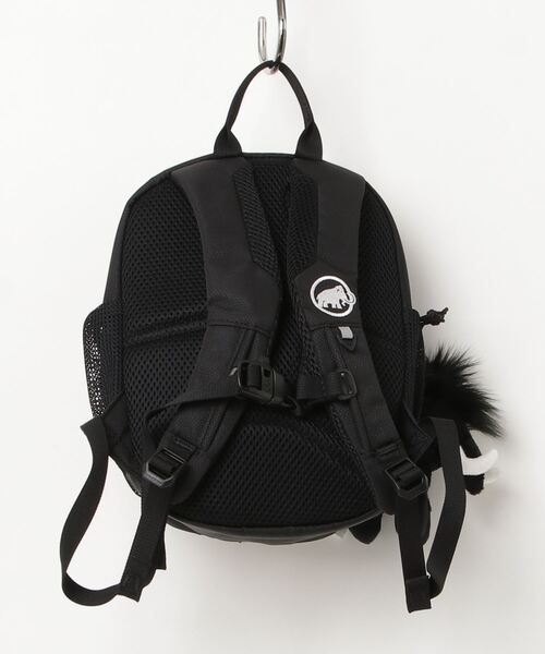 Mammut（マムート）の「【2～3才用サイズ】フィルスト ジップ 4L / First Zip 4L / 子供用 / キッズサイズ（バックパック/リュック・キッズ・ブラック・4L）」の2枚目の写真