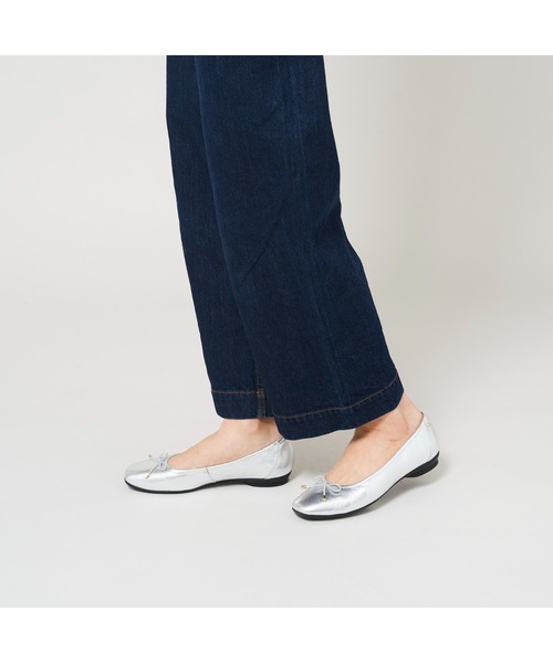 Clarks(クラークス)の「Candra Light / キャンドラライト(シルバーメタリック)(バレエシューズ・レディース・シルバー・UK5/UK6/UK4/UK3/UK3.5/UK4.5/UK5.5)」の15枚目の写真