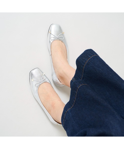 Clarks(クラークス)の「Candra Light / キャンドラライト(シルバーメタリック)(バレエシューズ・レディース・シルバー・UK5/UK6/UK4/UK3/UK3.5/UK4.5/UK5.5)」の18枚目の写真