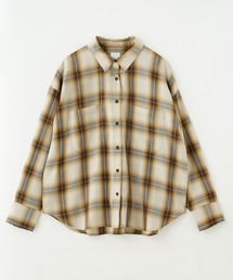 チェックシャツ