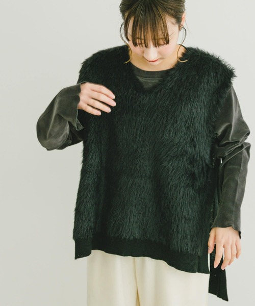 ITEMS URBANRESEARCH(アイテムズ アーバンリサーチ)の「フロントシャギーベスト(ベスト・レディース・ベージュ/ブラック/ライトベージュ・FREE)」の15枚目の写真