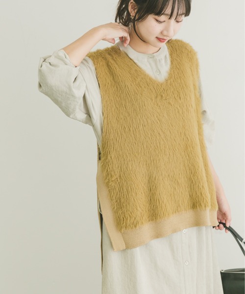 ITEMS URBANRESEARCH(アイテムズ アーバンリサーチ)の「フロントシャギーベスト(ベスト・レディース・ベージュ/ブラック/ライトベージュ・FREE)」の2枚目の写真