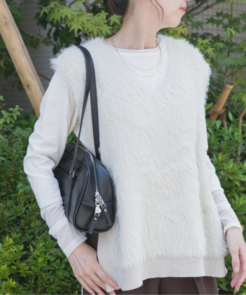 ITEMS URBANRESEARCH(アイテムズ アーバンリサーチ)の「フロントシャギーベスト(ベスト・レディース・ベージュ/ブラック/ライトベージュ・FREE)」の3枚目の写真