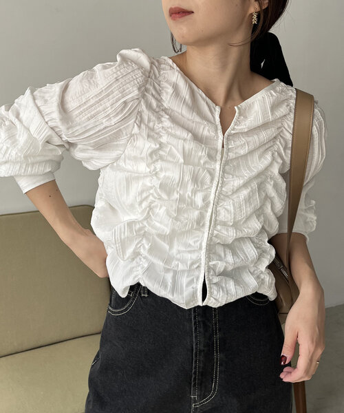 CAPRICIEUX LE'MAGE（カプリシューレマージュ）の「シャーリングブラウス（シャツ/ブラウス・レディース・ブラック/ホワイト・FREE）」の13枚目の写真