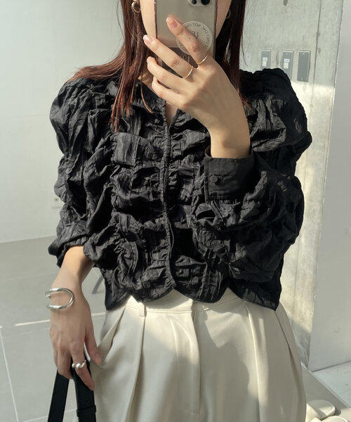 CAPRICIEUX LE'MAGE（カプリシューレマージュ）の「シャーリングブラウス（シャツ/ブラウス・レディース・ブラック/ホワイト・FREE）」の5枚目の写真