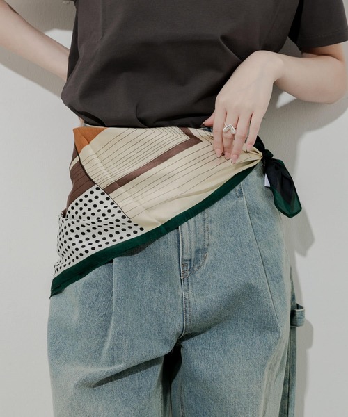 SMELLY（スメリー）の「アソートパターンスカーフ（バンダナ/スカーフ・レディース・ブラック/オレンジ/イエロー/ブルー/ブラウン/グリーン/ブルー系その他/イエロー系その他/ドット/ミント/レッド/ブラック系その他/グレー系その他・-）」の6枚目の写真