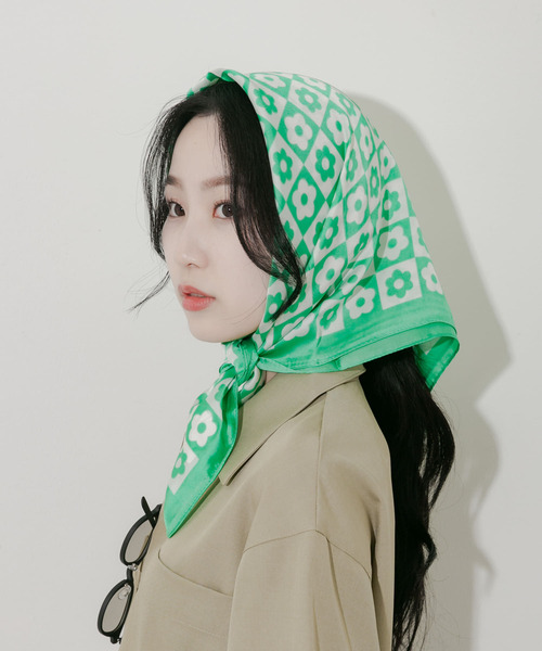 SMELLY（スメリー）の「アソートパターンスカーフ（バンダナ/スカーフ・レディース・ブラック/オレンジ/イエロー/ブルー/ブラウン/グリーン/ブルー系その他/イエロー系その他/ドット/ミント/レッド/ブラック系その他/グレー系その他・-）」の22枚目の写真