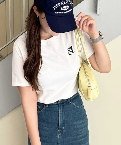 GeeRA（ジーラ）の「【S-XLサイズ展開】夏コーデのマストアイテム！綿100％ハート刺繍ワンポイントＴシャツ（Tシャツ/カットソー・レディース・チャコール/ブラック×シルバー/ホワイト×レッド/ホワイト×ブラック・LARGE/X-LARGE/MEDIUM/SMALL）」の13枚目の写真