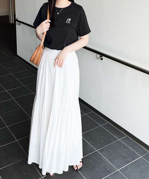 GeeRA（ジーラ）の「【S-XLサイズ展開】夏コーデのマストアイテム！綿100％ハート刺繍ワンポイントＴシャツ（Tシャツ/カットソー・レディース・チャコール/ブラック×シルバー/ホワイト×レッド/ホワイト×ブラック・LARGE/X-LARGE/MEDIUM/SMALL）」の15枚目の写真