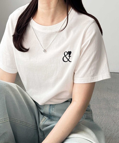 GeeRA（ジーラ）の「【S-XLサイズ展開】夏コーデのマストアイテム！綿100％ハート刺繍ワンポイントＴシャツ（Tシャツ/カットソー・レディース・チャコール/ブラック×シルバー/ホワイト×レッド/ホワイト×ブラック・LARGE/X-LARGE/MEDIUM/SMALL）」の17枚目の写真