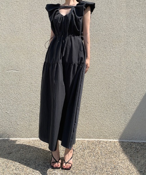 deux amour(ドゥーザムール)の「Vネックフレンチスリーブウエストギャザーティアードワンピース(ワンピース・レディース・ブラック/ホワイト・FREE)」の6枚目の写真