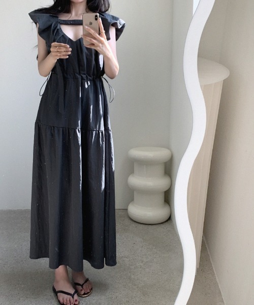 deux amour(ドゥーザムール)の「Vネックフレンチスリーブウエストギャザーティアードワンピース(ワンピース・レディース・ブラック/ホワイト・FREE)」の11枚目の写真