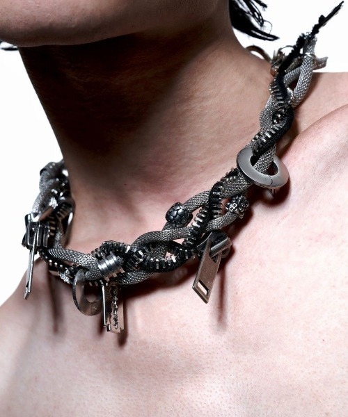 FreeZone（フリーゾーン）の「メカニカル metal ネックレス ウォレットチェーン y2k（ネックレス・メンズ・シルバー・FREE）」の4枚目の写真