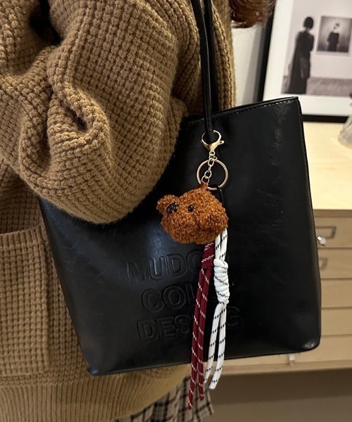 Mejoul(メジュール)の「レトロ フェイクレザー 型押し ロゴ トートバッグ(トートバッグ・レディース・キャメル/ブラウン/ブラック・F)」の20枚目の写真