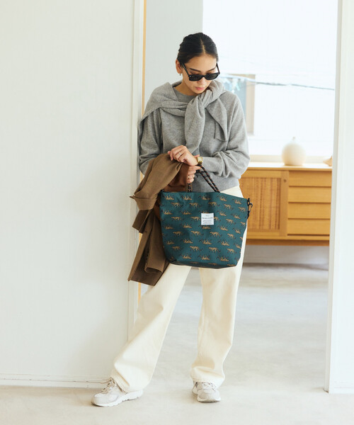 KiU(キウ)の「KiU×FREAK'S STORE/キウ×フリークスストア 別注 2WAY 600D TOTE BAG 600D トートバッグ(トートバッグ・メンズ・レオパード/ベージュ/ブラック・ONE SIZE)」の4枚目の写真