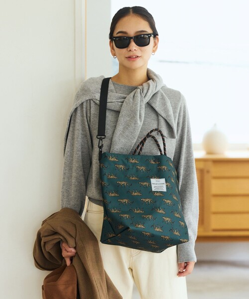 KiU（キウ）の「KiU×FREAK'S STORE/キウ×フリークスストア 別注 2WAY 600D TOTE BAG 600D トートバッグ 撥水（トートバッグ・レディース・レオパード/ベージュ/ブラック・ONE SIZE）」の7枚目の写真