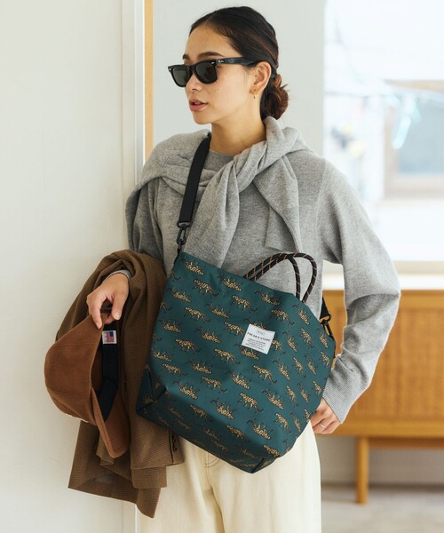 KiU（キウ）の「KiU×FREAK'S STORE/キウ×フリークスストア 別注 2WAY 600D TOTE BAG 600D トートバッグ 撥水（トートバッグ・レディース・レオパード/ベージュ/ブラック・ONE SIZE）」の11枚目の写真