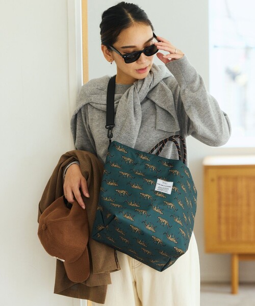KiU（キウ）の「KiU×FREAK'S STORE/キウ×フリークスストア 別注 2WAY 600D TOTE BAG 600D トートバッグ 撥水（トートバッグ・レディース・レオパード/ベージュ/ブラック・ONE SIZE）」の12枚目の写真