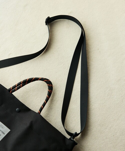 KiU（キウ）の「KiU×FREAK'S STORE/キウ×フリークスストア 別注 2WAY 600D TOTE BAG 600D トートバッグ 撥水（トートバッグ・レディース・レオパード/ベージュ/ブラック・ONE SIZE）」の22枚目の写真