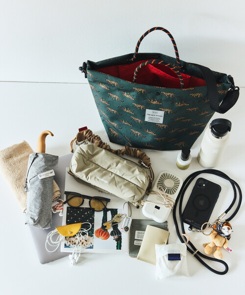 KiU(キウ)の「KiU×FREAK'S STORE/キウ×フリークスストア 別注 2WAY 600D TOTE BAG 600D トートバッグ 撥水(トートバッグ・レディース・レオパード/ベージュ/ブラック・ONE SIZE)」の9枚目の写真