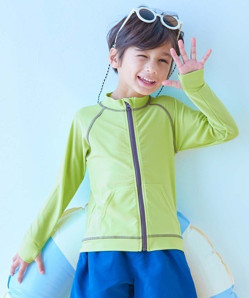 devirock（デビロック）の「UVカット 無地＆柄 長袖ジップラッシュガード（ラッシュガード・キッズ・ピンク/パープル系1/スミクロ/イエロー系1/ブルーグレー/サックスブルー/オフホワイト/バイオレット・160cm/150cm/140cm/130cm/120cm/110cm/100cm）」の7枚目の写真