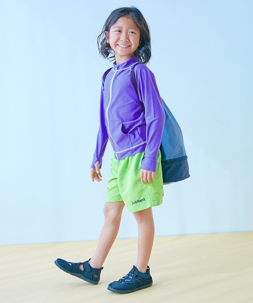 devirock（デビロック）の「UVカット 無地＆柄 長袖ジップラッシュガード（ラッシュガード・キッズ・ピンク/パープル系1/スミクロ/イエロー系1/ブルーグレー/サックスブルー/オフホワイト/バイオレット・160cm/150cm/140cm/130cm/120cm/110cm/100cm）」の19枚目の写真