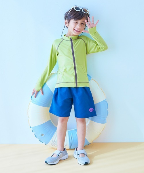 devirock（デビロック）の「UVカット 無地＆柄 長袖ジップラッシュガード（ラッシュガード・キッズ・ピンク/パープル系1/スミクロ/イエロー系1/ブルーグレー/サックスブルー/オフホワイト/バイオレット・160cm/150cm/140cm/130cm/120cm/110cm/100cm）」の20枚目の写真