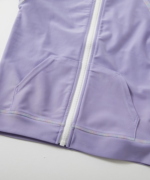 devirock（デビロック）の「UVカット 無地＆柄 長袖ジップラッシュガード（ラッシュガード・キッズ・ピンク/パープル系1/スミクロ/イエロー系1/ブルーグレー/サックスブルー/オフホワイト/バイオレット・160cm/150cm/140cm/130cm/120cm/110cm/100cm）」の13枚目の写真