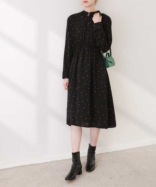 maison de LATIR(メゾンドラティール)の「レトロシルエットが可愛い。春のシアー素材「花柄フレア ウエストゴム長袖ワンピース」(ワンピース・レディース・ブラック・XL/M/L)」の8枚目の写真