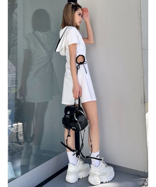 GYDA（ジェイダ）の「GD SIDE OPENパーカーワンピース（ワンピース・レディース・ブラック/オフホワイト・FREE）」の6枚目の写真