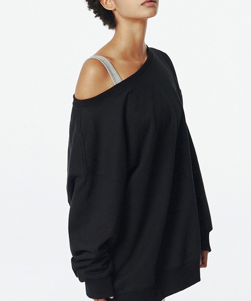 SUWDEE(スーディー)の「one shoulder oversize sweat pullover(スウェット・レディース・ブラック/グレー/ホワイト・FREE)」の4枚目の写真