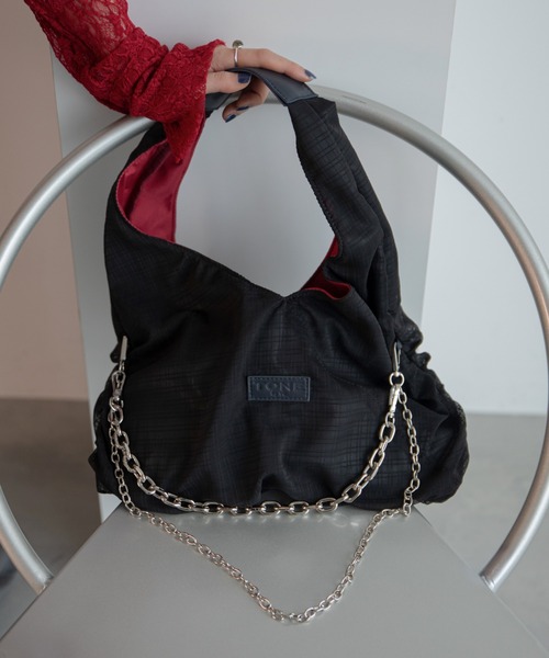 VACANCY(ヴァカンシー)の「チェックシアーリバーシブル2wayバッグ(トートバッグ・レディース・レッド/グレー/ブラック・FREE)」の7枚目の写真