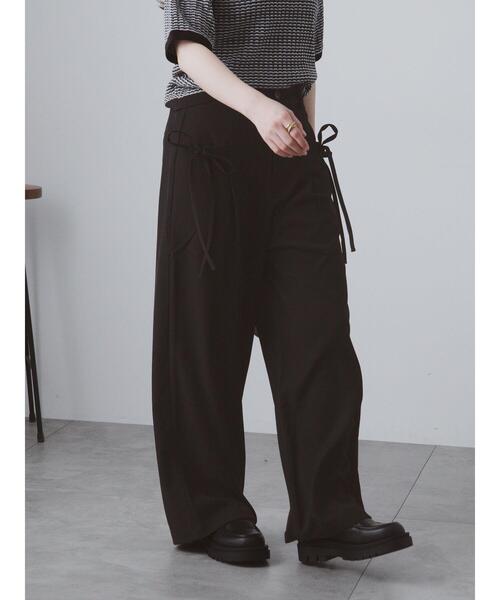 ehka sopo(エヘカソポ)の「リボンタックパンツ(その他パンツ・レディース・ブラック/ベージュ/グレー・F)」の2枚目の写真