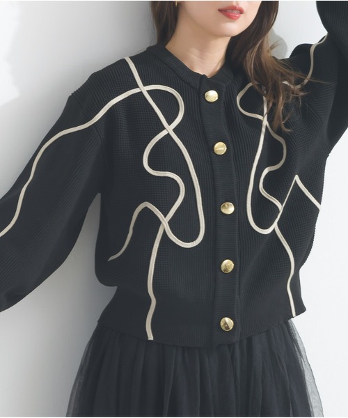 OandI（オーアンドアイ）の「ウェ－ブラインスポンディッシュニットカーディガン（カーディガン/ボレロ・レディース・ブラック・FREE）」の11枚目の写真