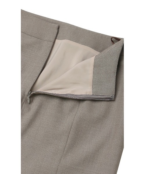 AOYAMA（アオヤマ）の「【超ストレッチ/UVカット/防シワ】美シルエット！ベーシックタイトスカート/ベージュ/無地｜通勤＆オフィス＆入卒＆セレモニー＆オケージョン｜自宅で洗える・セットアップ着用可｜（スーツスカート・レディース・グレイッシュベージュ・5号/7号/9号/11号/13号/15号/17号）」の3枚目の写真