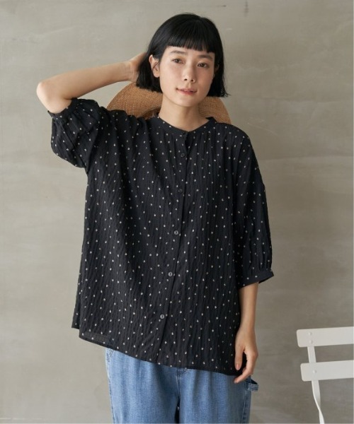 LBC（エルビーシー）の「シャーリングバンドカラーブラウス（シャツ/ブラウス・レディース・ホワイト/ミント/その他23/ブラック・M）」の2枚目の写真