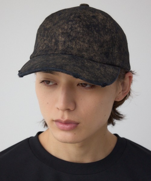 AZUL by moussy（アズールバイマウジー）の「ヴィンテージダメージキャップ（キャップ・メンズ・ブラウン/ブラック・FREE）」の2枚目の写真