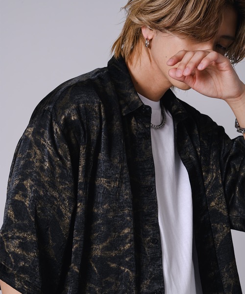 REGIEVO(レジエボ)の「総柄プリント ワッシャーシャツ(Tシャツ/カットソー・メンズ・ベージュ/ブラック・MEDIUM/LARGE)」の10枚目の写真