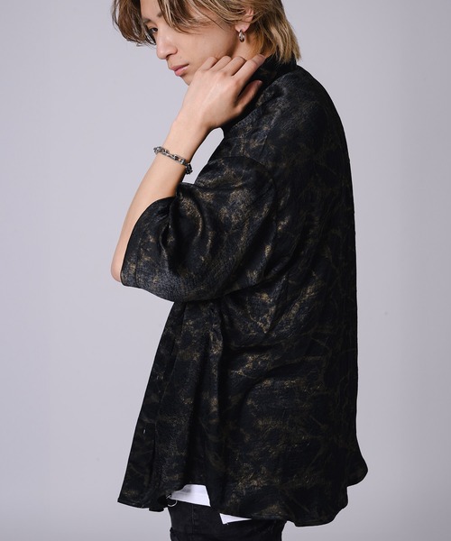 REGIEVO(レジエボ)の「総柄プリント ワッシャーシャツ(Tシャツ/カットソー・メンズ・ベージュ/ブラック・MEDIUM/LARGE)」の11枚目の写真