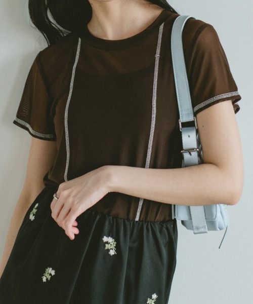 VANNIE U(ヴァニーユー)の「シアーステッチライントップス(Tシャツ/カットソー・レディース・アイボリー/ブラウン・FREE)」の2枚目の写真