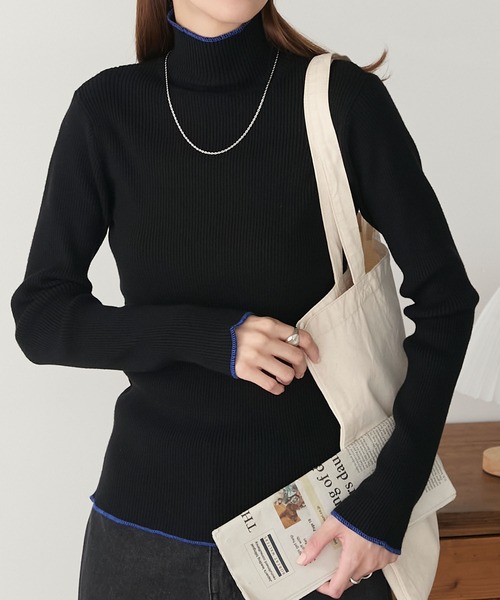 BONLECILL（ボンルシール）の「【至福のカヌレニット】配色ステッチリブタートル（ニット/セーター・レディース・ネイビー/レッド/ブラウン/ブラック/アイボリー/ホワイト×ブラック/チャコールグレー・FREE）」の3枚目の写真